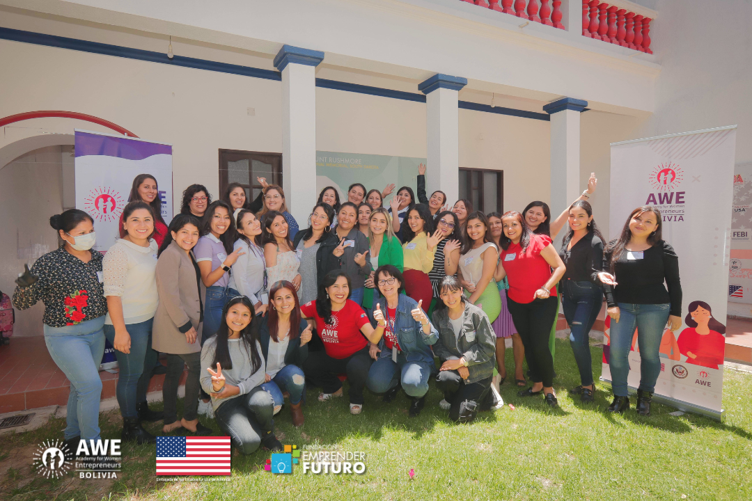 La Academia de Mujeres Emprendedoras AWE Bolivia fortalece las habilidades de las emprendedoras de Sucre