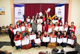 AWE Bolivia se consolida en el área rural: emprendedoras de Tiahuanacu se gradúan y tres ganan capital semilla para potenciar sus emprendimientos